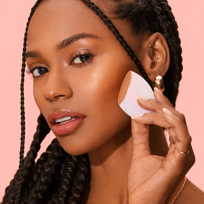 Real Techniques Miracle Powder Sponge Soft Filtered Finish
